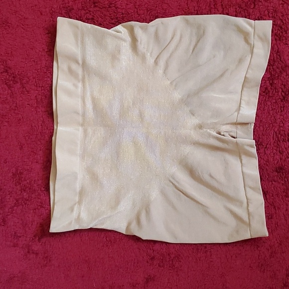 Booty Defining Control Top Short XL - Picture 3 of 4